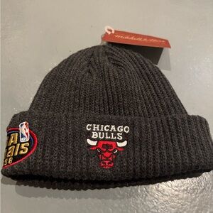 Chicago Bulls Short Stuff Beanie Black Cuff - Mitchell & Ness